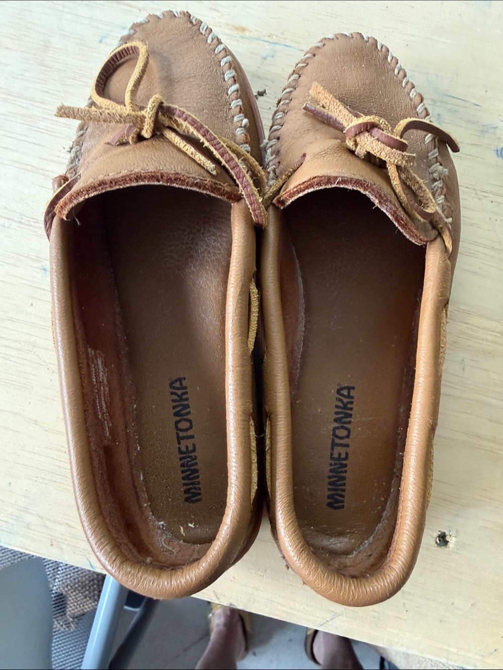 Minnetonka Tan/Brown Leather Classic Moccasins